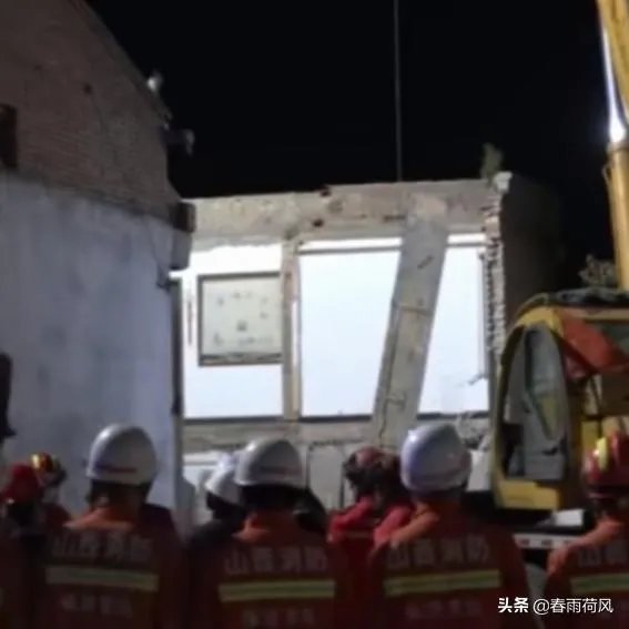 山西坍塌饭店在十多年间加盖或扩建了五六次，对此怎么看？