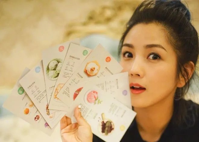 何洁与赫子铭离婚了吗?