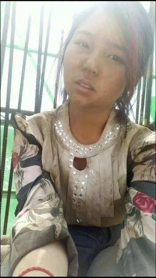 这位20岁工地女孩自拍,震惊了所有男人!!