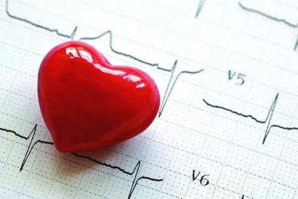 高以翔录制节目中猝死,晕倒时如何正确把握急救的“黄金4分钟”?