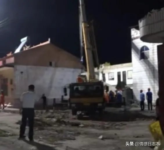 山西坍塌饭店在十多年间加盖或扩建了五六次，对此怎么看？