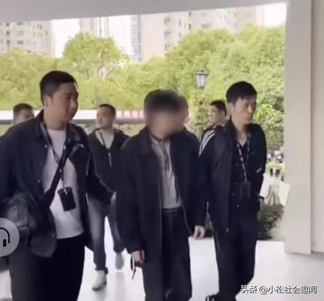 男子卖掉亲生儿子。你怎么看?