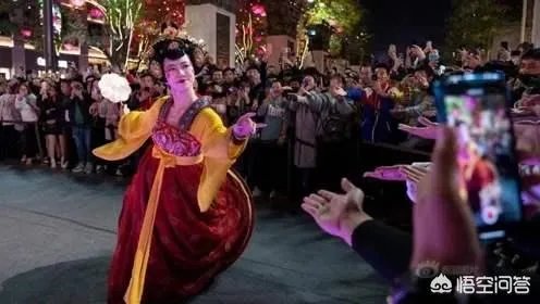 大唐不夜城的不倒翁如此火的原因是什么?
