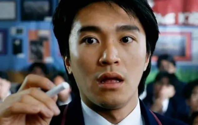 在面对外国媒体嘲笑的时候，周星驰是如何做的呢？