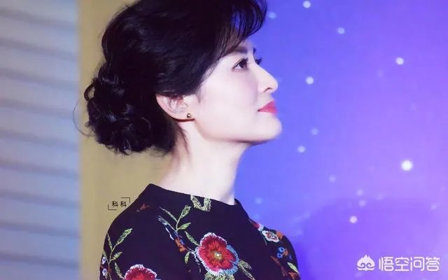 有哪些主持人在大型晚会上出现过失误?