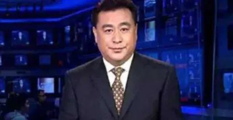 央视主播张宏民独自吃雪糕被嘲：无儿无女的“失败者”