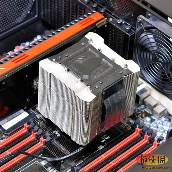 主机藏在抽屉里 真正的“桌面级”PC机箱诞生！