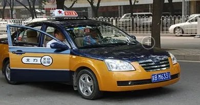 女童见母亲遇车祸 事故造成3个家庭陷不幸