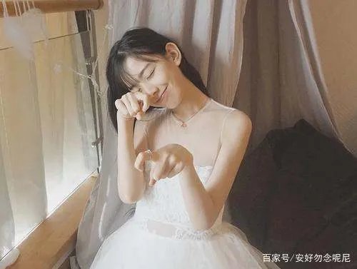 王思聪卑微求爱被拒,颜面扫地成笑话,回应承认恼羞成怒才爆料,你怎么看?