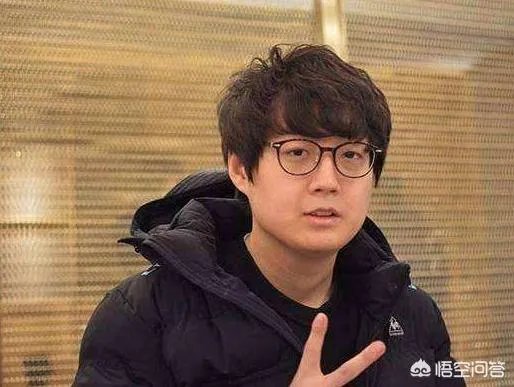 SKT新阵容确认，网友表示“这谁顶得住啊”，你怎么看？