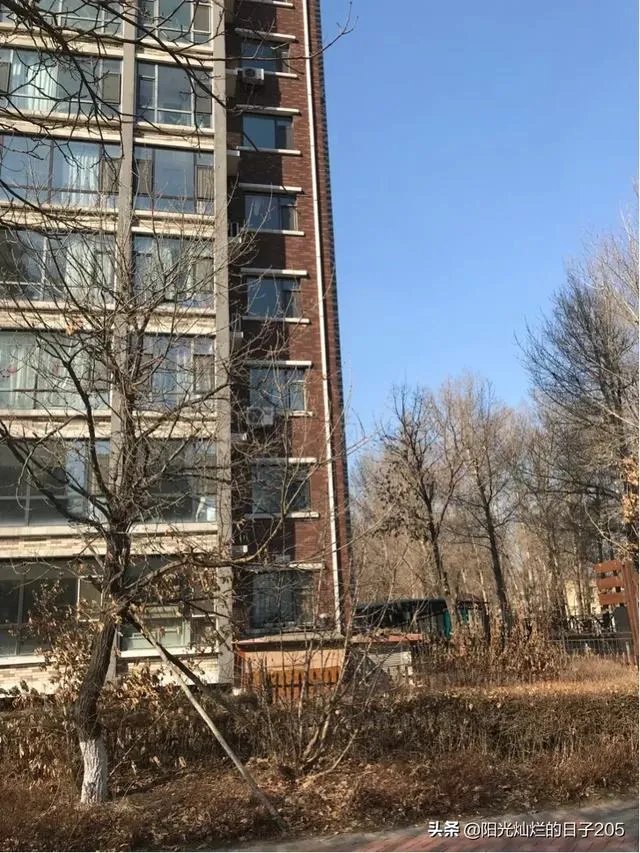 如何看待27岁男子去鹤岗花3万元买房，几个月后2.2万元卖掉？