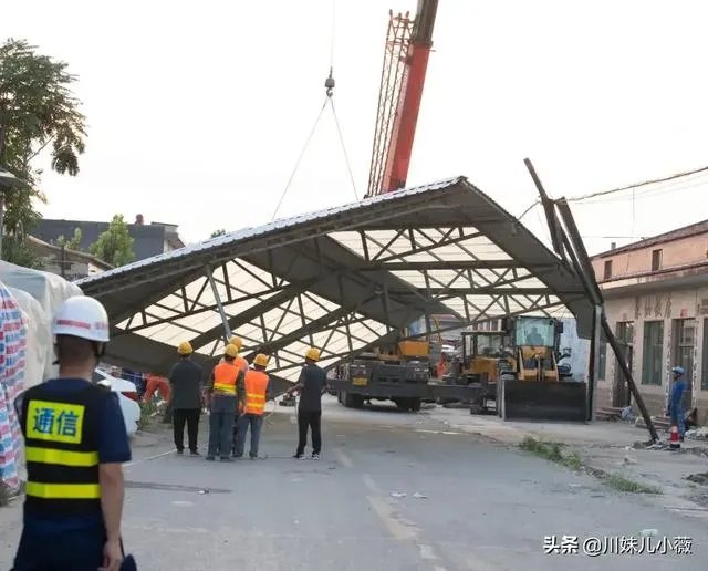 山西坍塌饭店在十多年间加盖或扩建了五六次，对此怎么看？