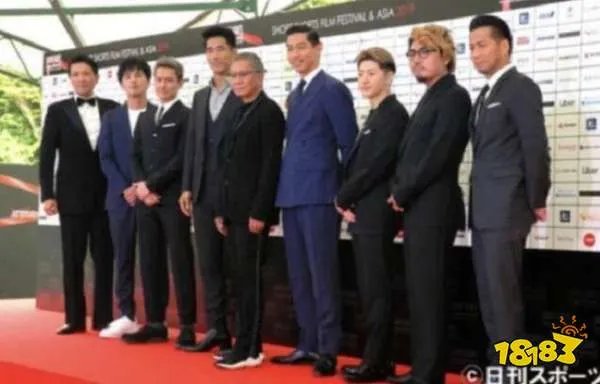 林志玲老公首现身 被问婚后生活如何时只能一脸苦笑