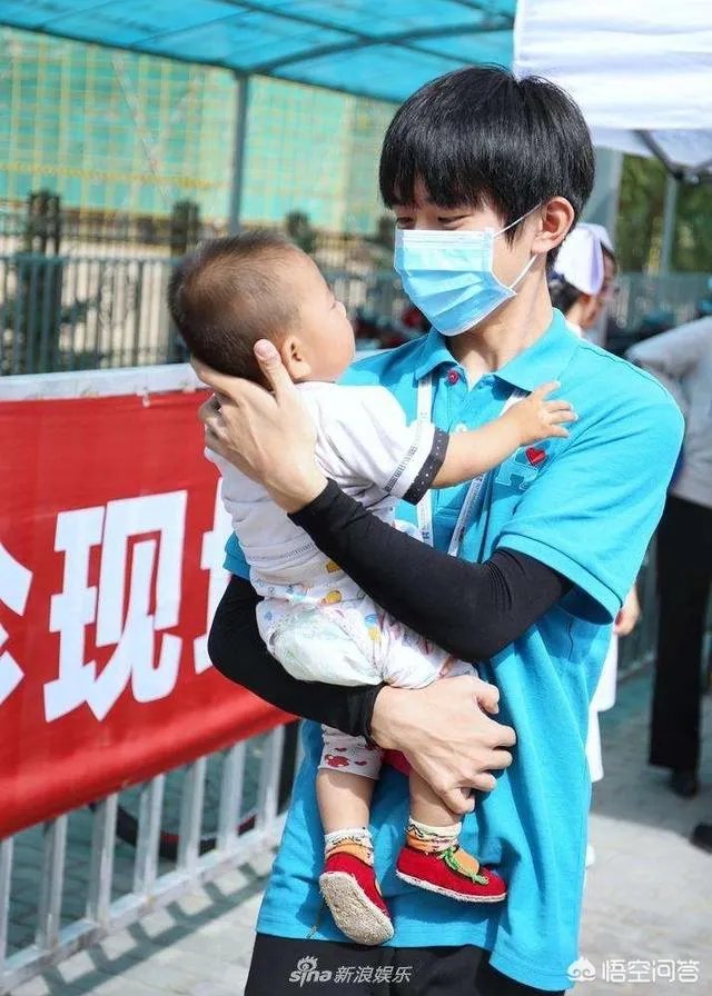易烊千玺参加格莱美颁奖盛典,作为队长的王俊凯和主唱之一的王源为什么不参加?