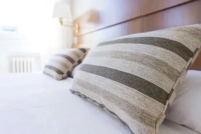 乳胶枕头的正确使用方法介绍 睡觉用什么样的枕头好_