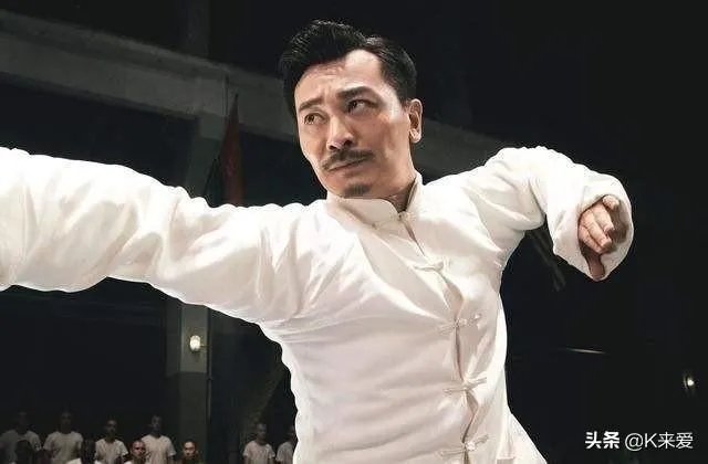 李小龙去美国的时候叶问多少岁？