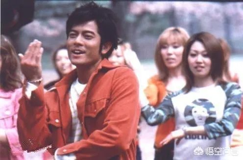 为什么有人觉得日本人跳舞手势很多?