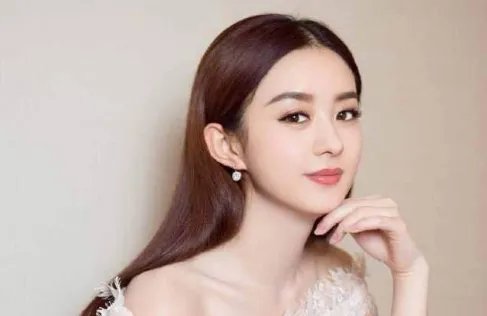 从金鹰晚会到微博之夜,众花旦齐聚唯独她一人干坐,你怎么看?