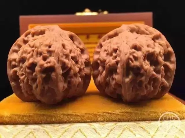 如何挑选文玩核桃?