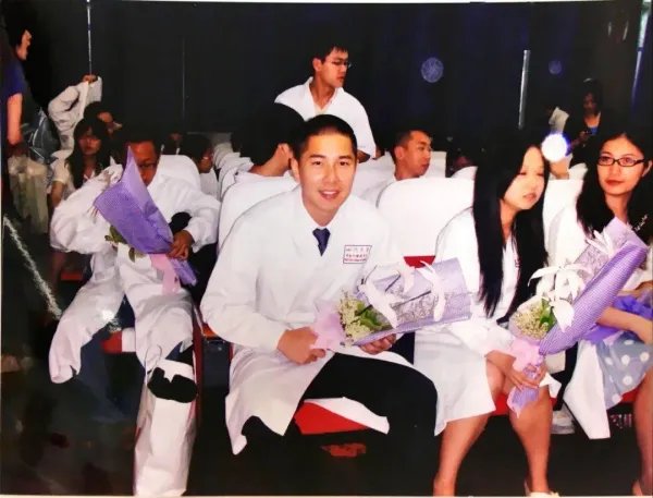 可米小子主唱转行当牙医,他是如何转行成功的?