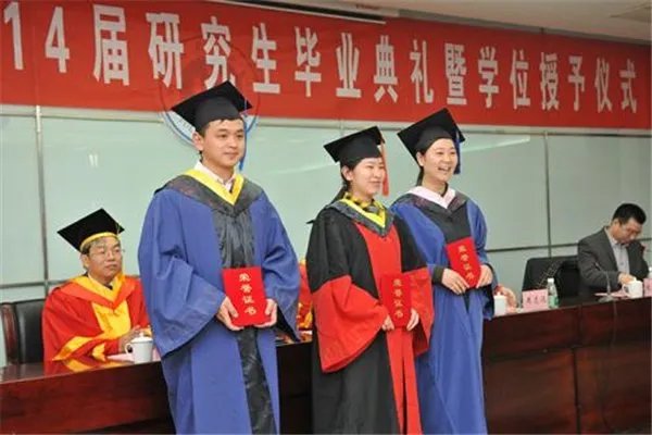 教育部或将设置副学士学位,你怎样看待这个事情?