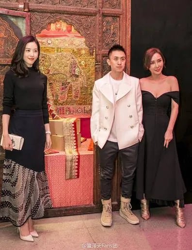 奶茶妹妹与奚梦瑶同框比美 一黑一白气质出众(图)