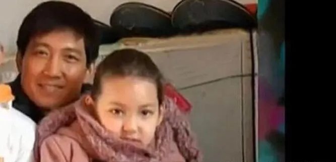 李崇霄女儿多大了？李崇霄妻子照片个人资料