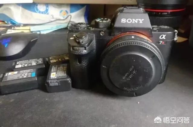 索尼a99II和A7M3哪个更好?