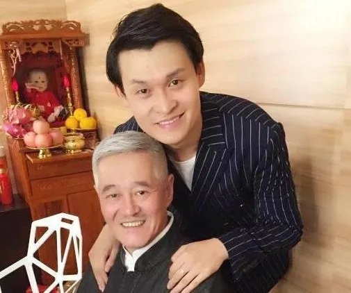 小沈龙卖假货被罚20万,直播权限被封禁,赵本山管不住徒弟了吗?