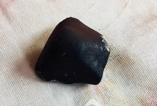 云南坠落陨石年龄有多大?