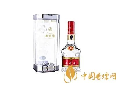 酒王五粮液市值突破万亿