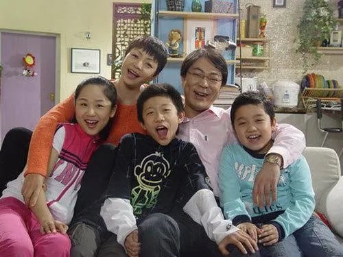 有没有人觉得张一山、杨紫跟小时候一模一样啊？
