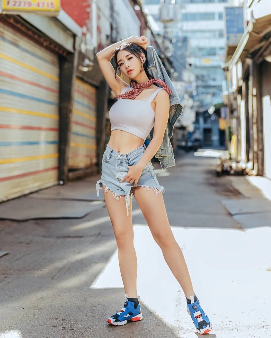 90后韩国性感美女李秀丽福利图 性感妩媚身材诱人