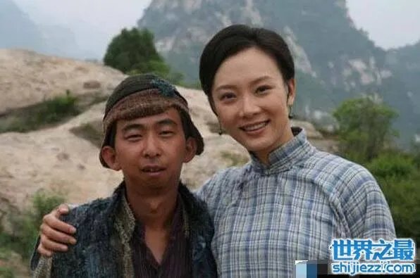 导演巨兴茂的老婆照片曝光，好漂亮(颜值差距太大) 