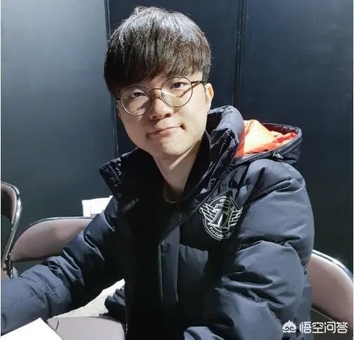SKT新阵容确认，网友表示“这谁顶得住啊”，你怎么看？