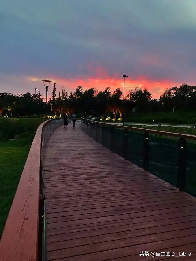 今年夏天你有拍到火烧云吗，可以分享一下吗？