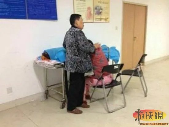 超跑富二代怒砍妻子30多刀 留下刚满100天宝宝