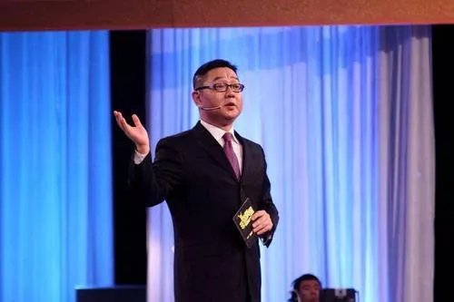 张绍刚为什么主持完《非你莫属》有人骂,上了《吐槽大会》就火了?