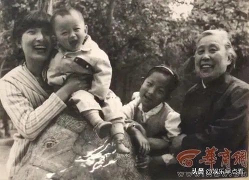 李静芝怎么找到嘉嘉的?
