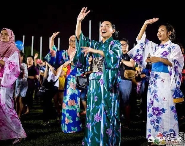 为什么有人觉得日本人跳舞手势很多?