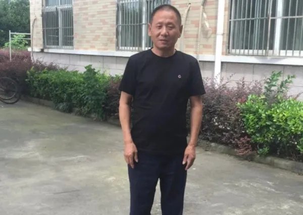货车起火司机昏迷,路人把他拖开就爆炸,货车怎么会起火?
