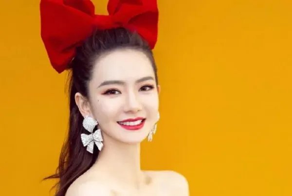 戚薇发文吐槽商家,网购买的越多越贵!我们该警惕什么?