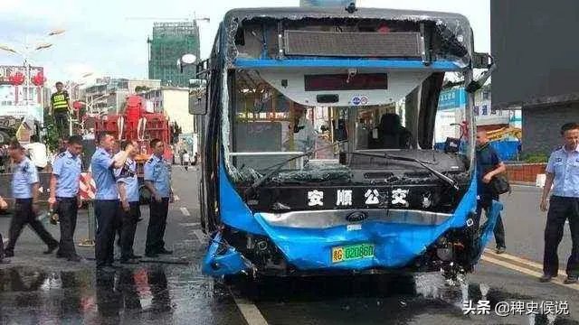 贵州公交车坠胡事件中,司机有没有责任?