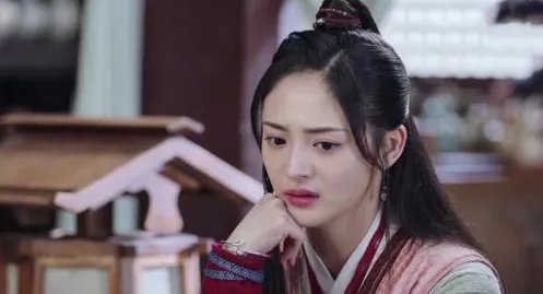 有翡李妍和谁一对？