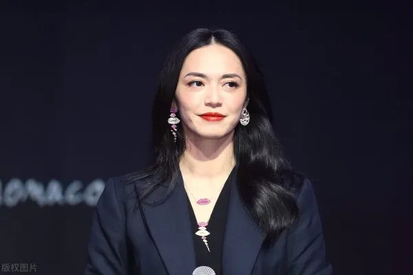 仝卓怼姚晨“恶之花”,“恶之花”到底是什么梗?
