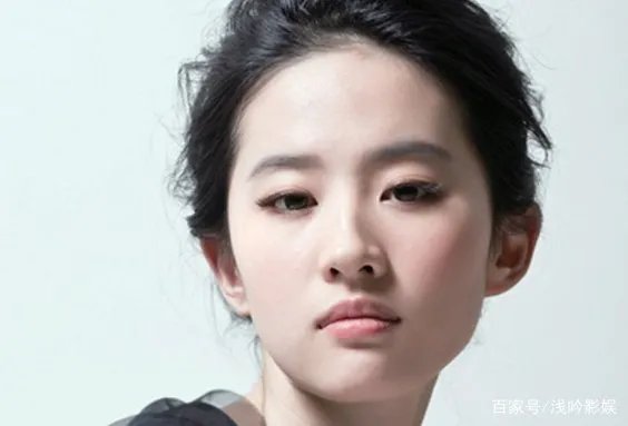为什么大家一致认为刘亦菲五官一般，但气质却很好？