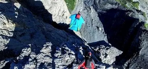 天门山翼装飞行失联女生身亡,你如何看待极限运动?