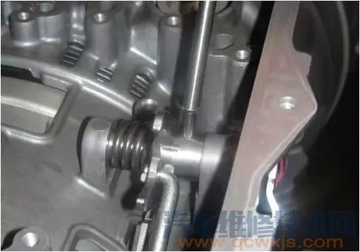 自动变速箱阀体总成拆卸与安装(教程图解)