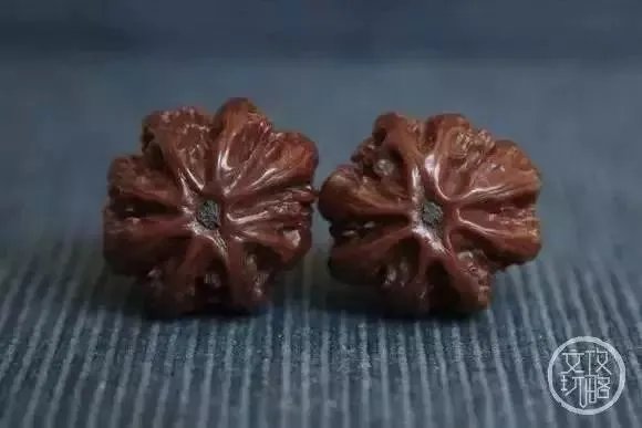 如何挑选文玩核桃?