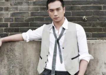 黄觉徐静蕾为什么分手:黄觉妻子麦子的原名